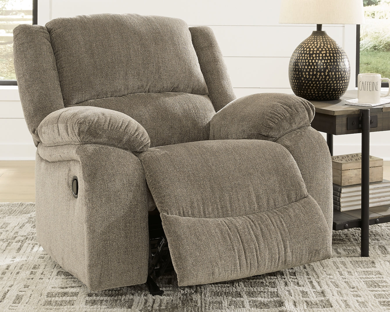 Draycoll Sofa, Loveseat and Recliner